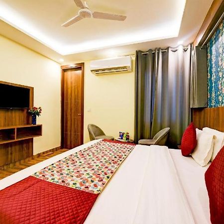 Hotel Rosewood Near Delhi Airport New Delhi Bagian luar foto