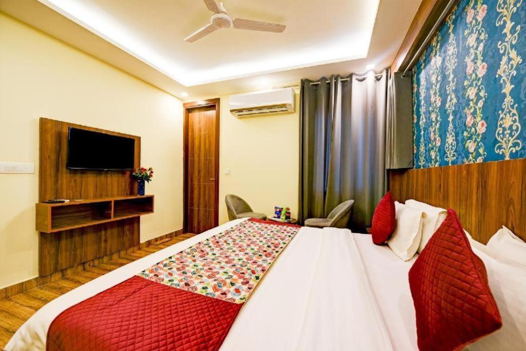 Hotel Rosewood Near Delhi Airport New Delhi Bagian luar foto
