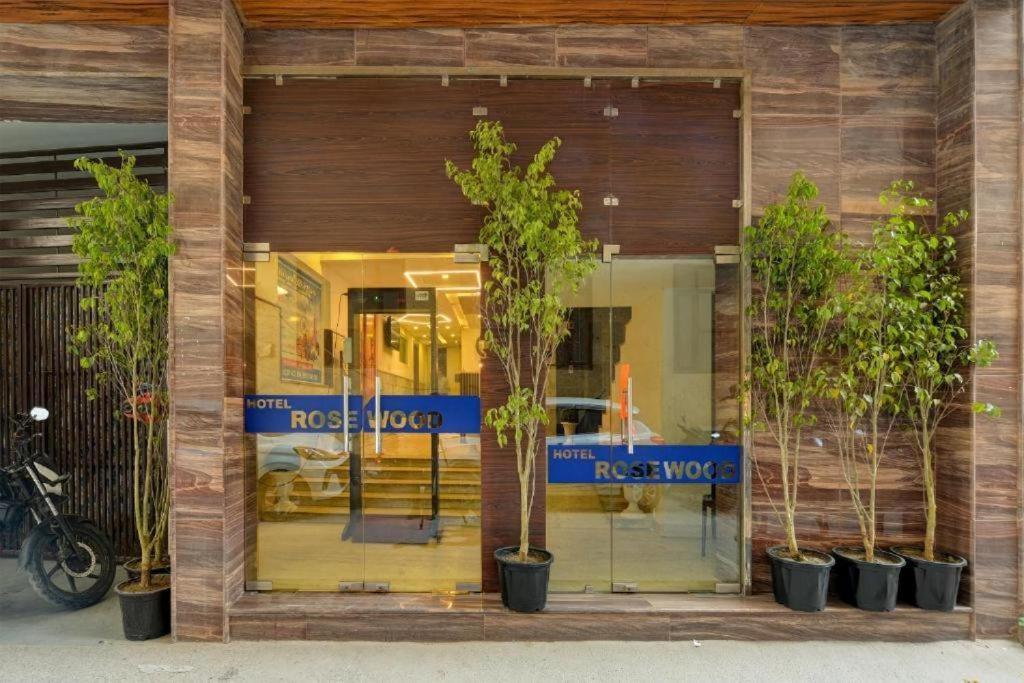 Hotel Rosewood Near Delhi Airport New Delhi Bagian luar foto