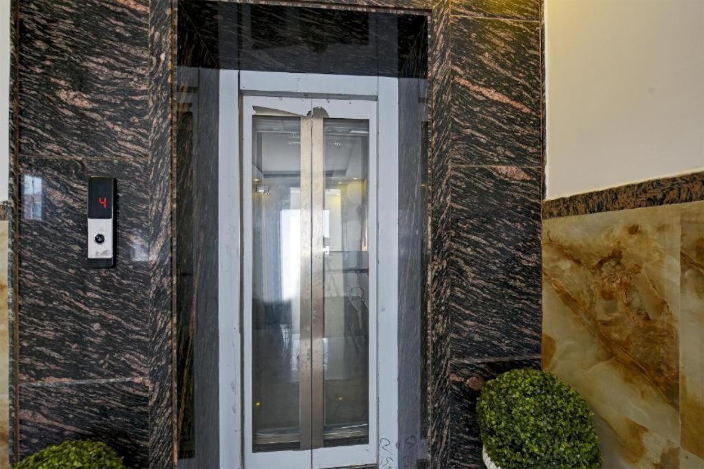 Hotel Rosewood Near Delhi Airport New Delhi Bagian luar foto